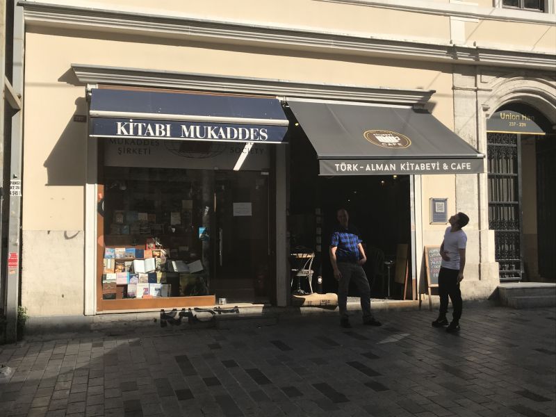 Photo von Türk Alman Kitabevi - Turkish-German Bookstore & Cafe in Istanbul