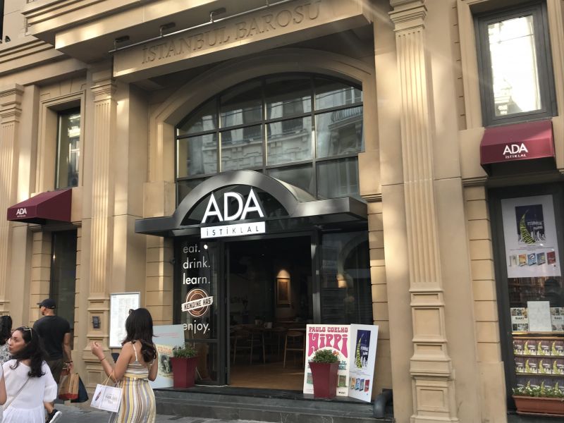Foto 2 von Ada Istiklal Cafe in Istanbul