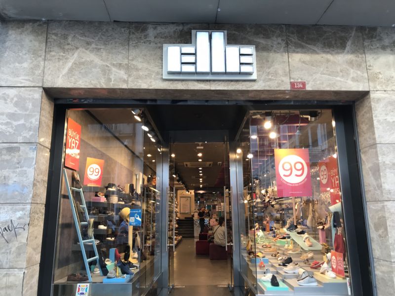 Photo von Elle in Istanbul