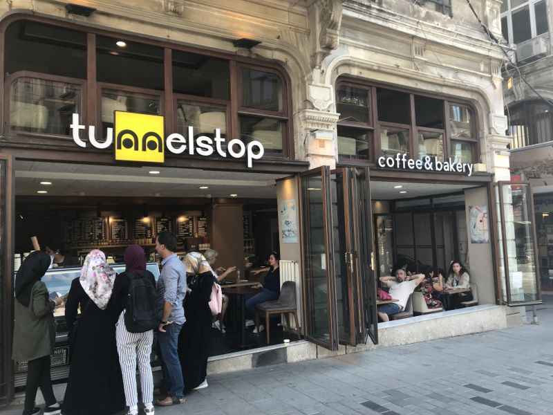 Photo von Tunnelstop Coffee & Bakery in Istanbul 